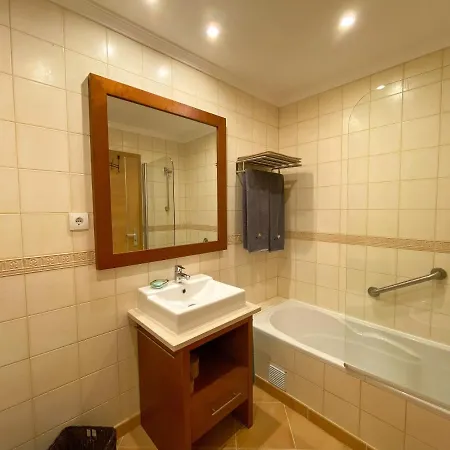 Apartamento Da Muralha Apartment *